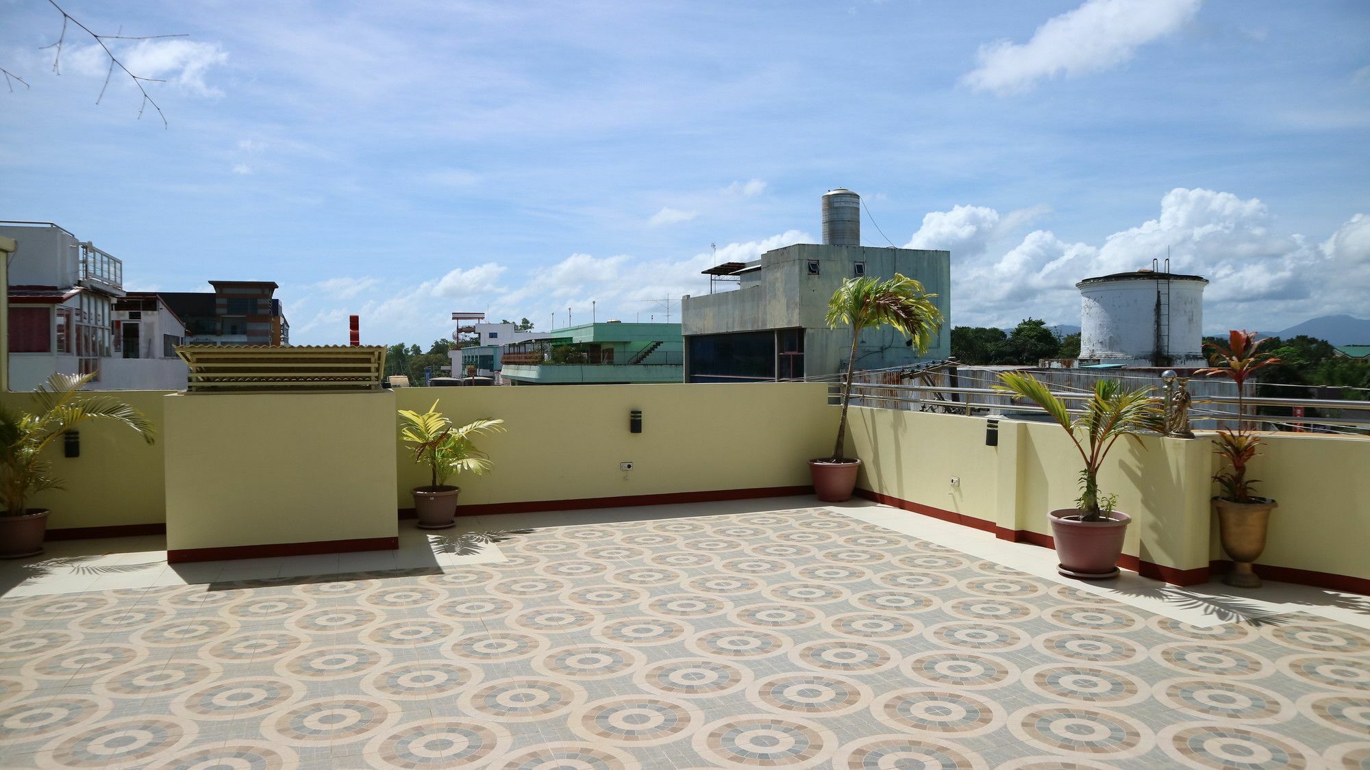 C Tower Studio Apartments Puerto Princesa Zewnętrze zdjęcie